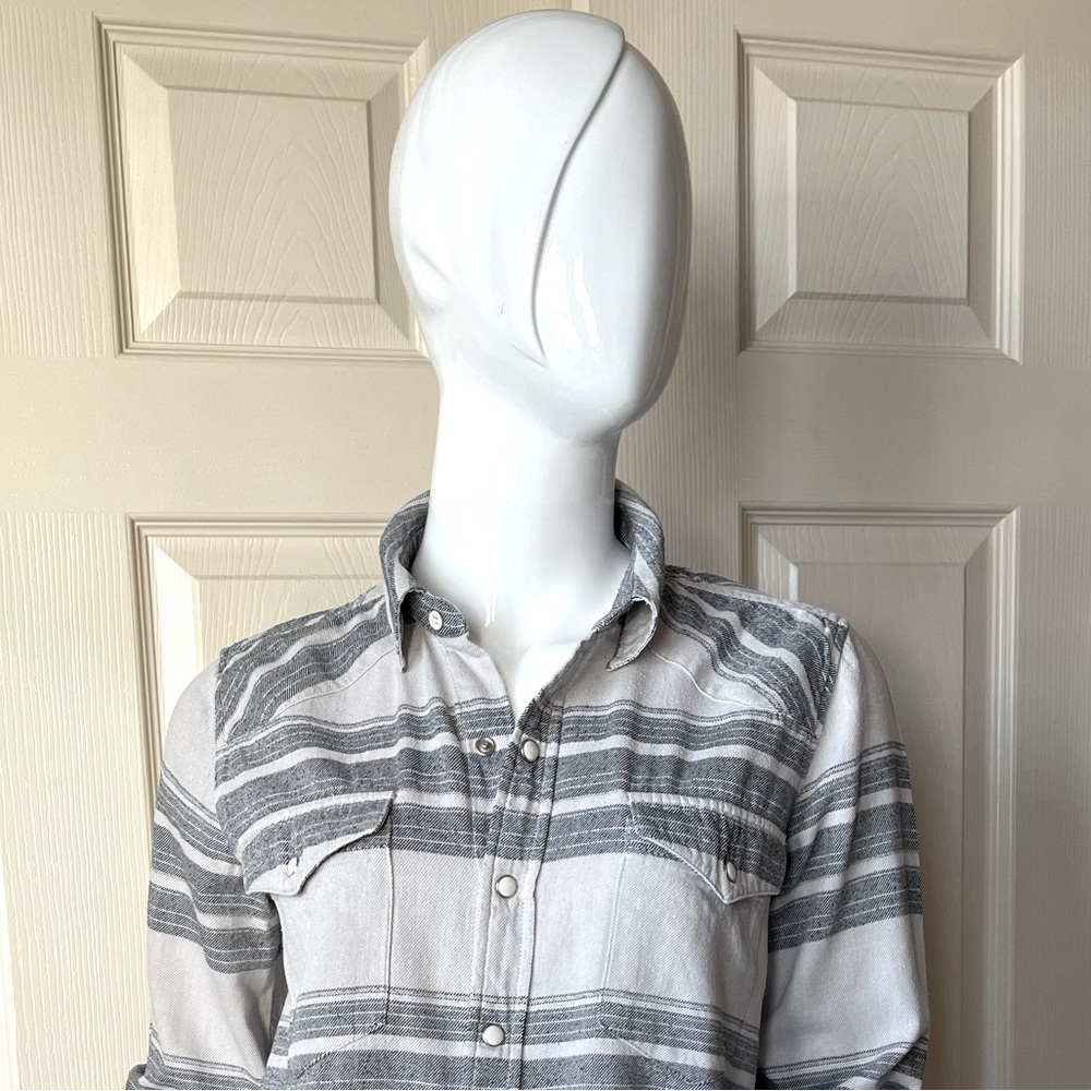 Golden by TNA - women’s button down shirt (Size S)